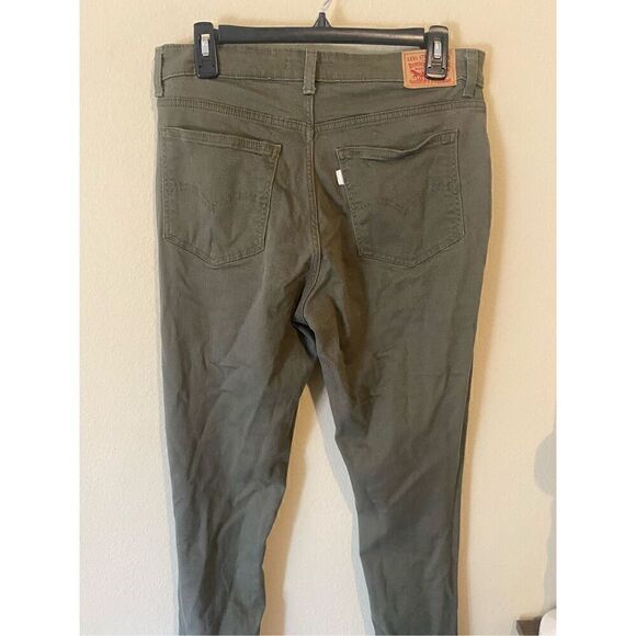 Levi’s button closure pants - Picture 5 of 6